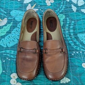 BORN Women Size 9/40.5 Shoes Leather Loafers Brown Chestnut Slip-On EUC